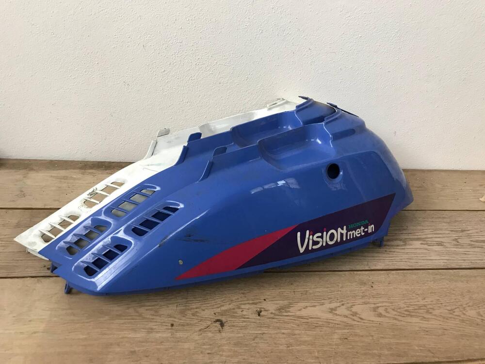 Carena post sx Honda Vision 50 S.L (2)