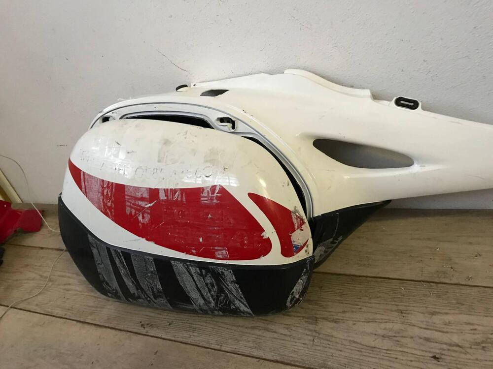 Borsa post dx bianca Honda Deuville 650 2002-2004 (3)