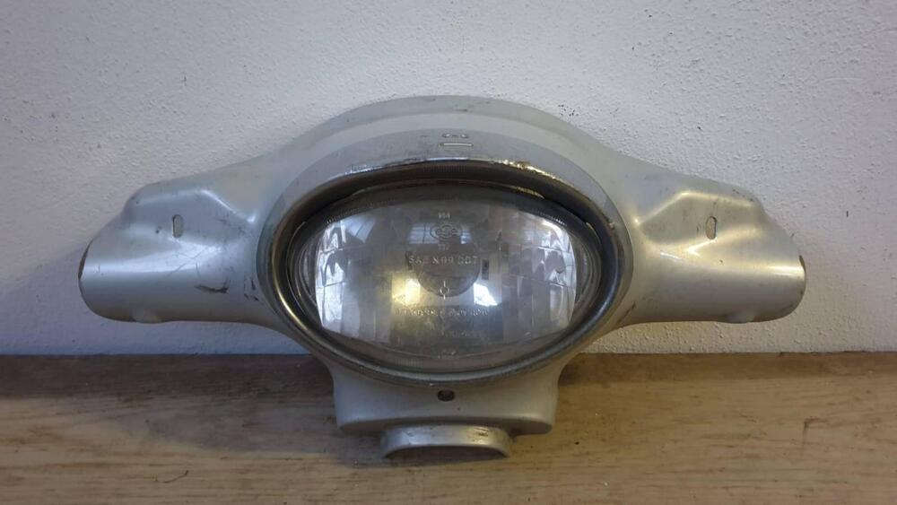 Coperchio est manubrio con fanale Scarabeo 50 SL Aprilia