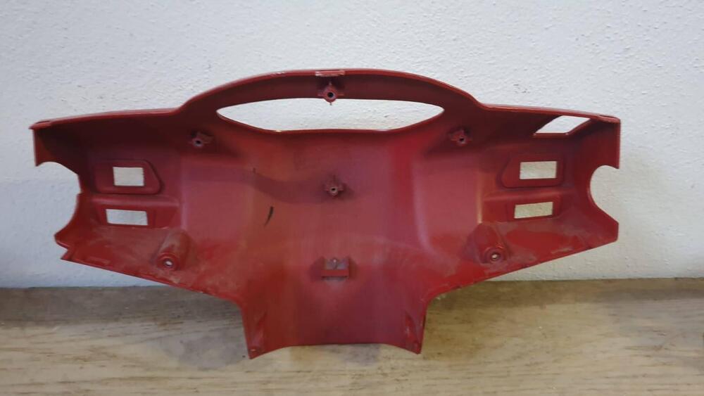 Coperchio int manubrio con imperfezione Like Kymco (3)