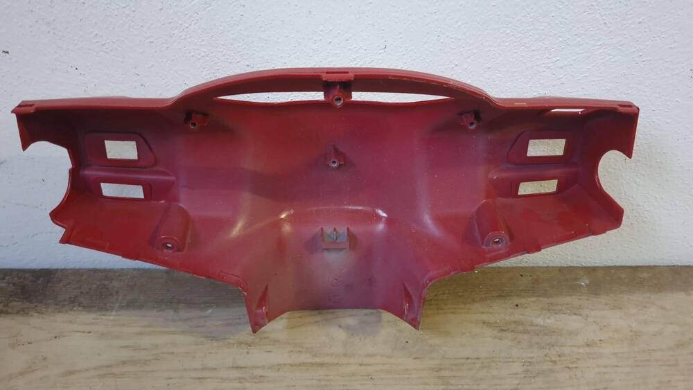 Coperchio int manubrio rosso Kymco Like SL (2)