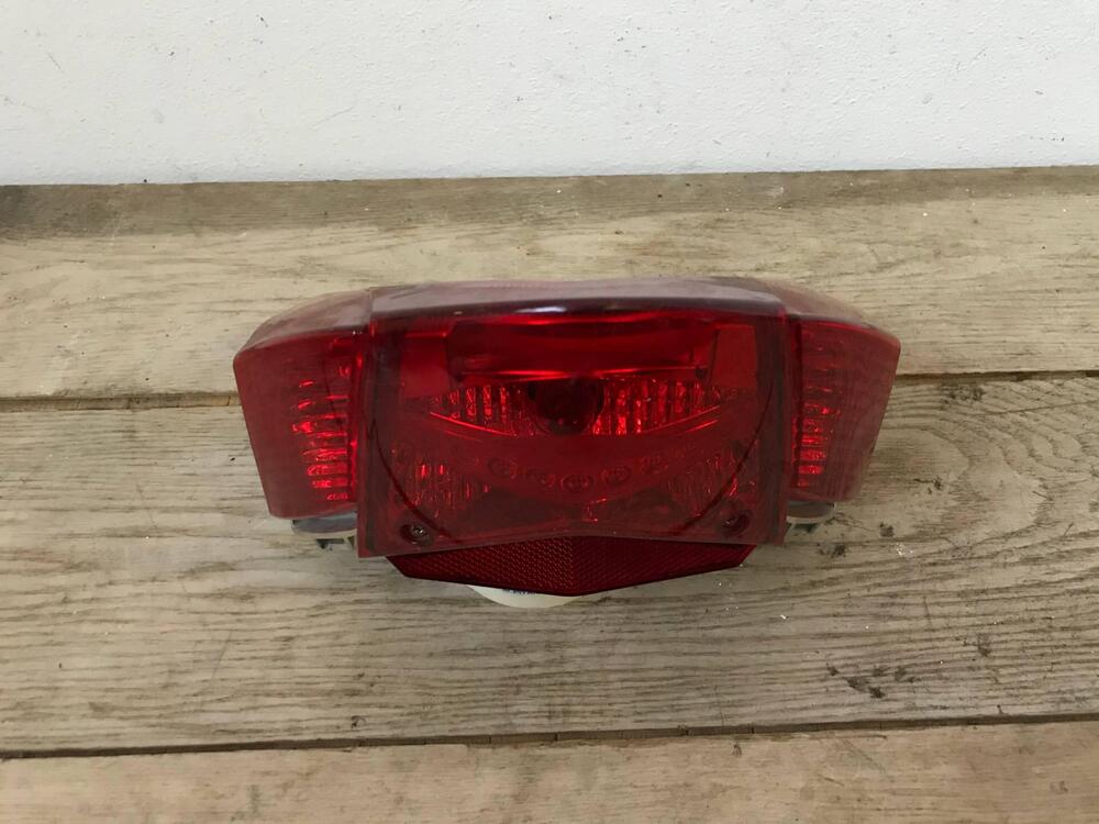 Fanale post II Kymco S.L (3)