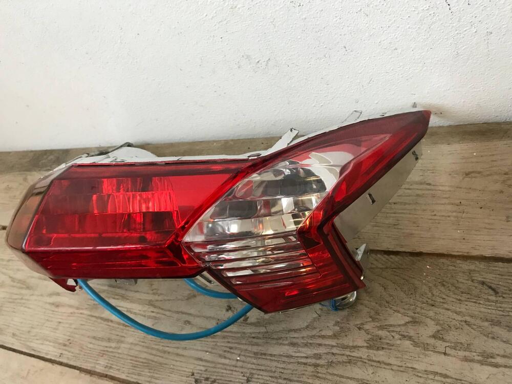 Fanale post II Kymco DT 300 S.L (2)