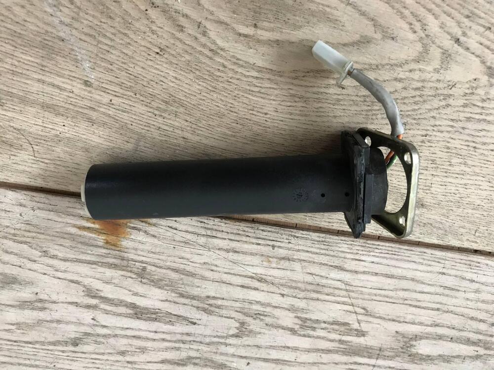 Galleggiante benzina Aprilia Scarabeo lunghezza 13 (2)