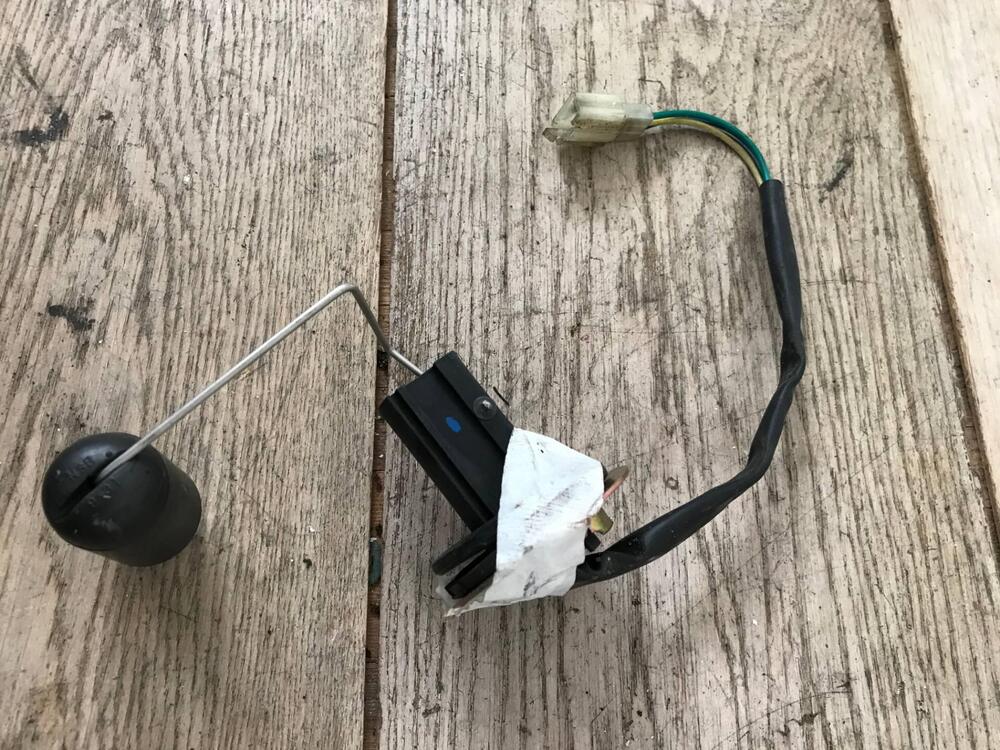 Galleggiante benzina Kymco Like S.L (2)