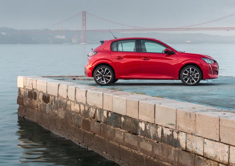 Peugeot 208 (2012-20) (2)