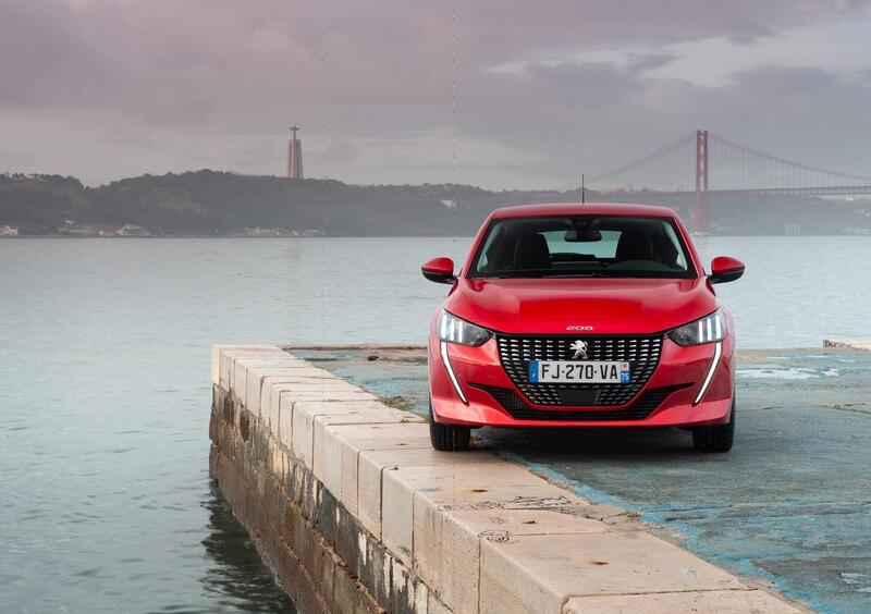 Peugeot 208 (2012-20) (3)