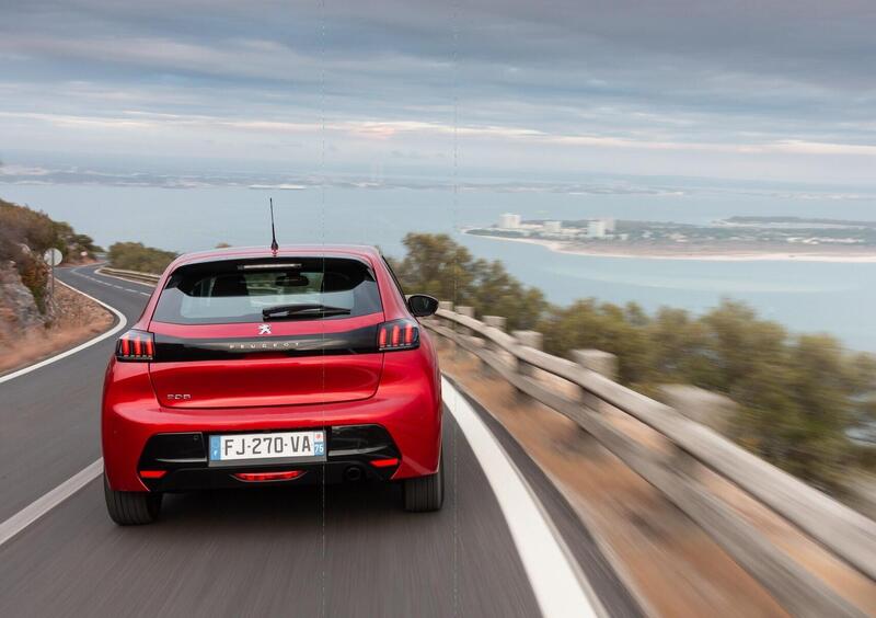 Peugeot 208 (2012-20) (7)
