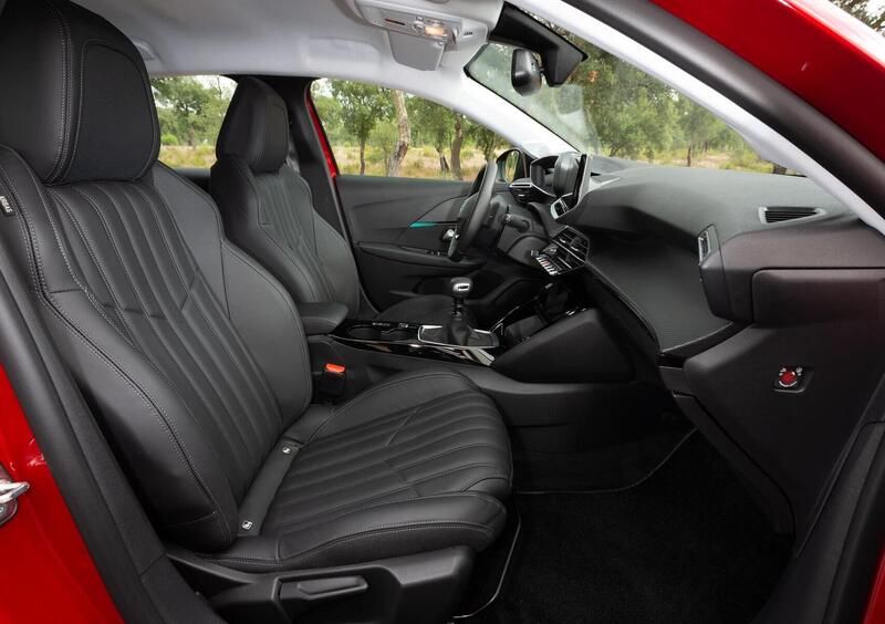 Peugeot 208 (2012-20) (12)