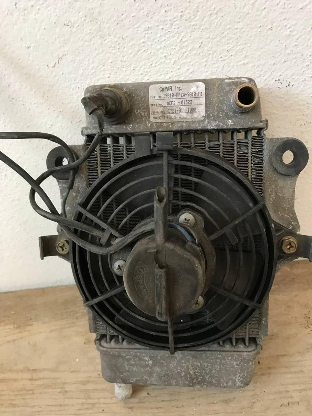 Radiatore grigio Honda Dylan con ventola e bulbo