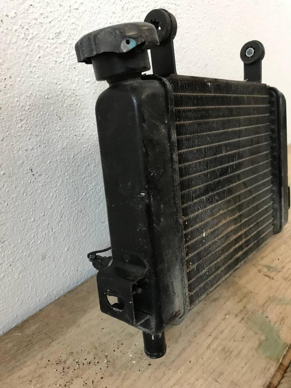 Radiatore Honda CBR 125 1 tipo S.L (2)