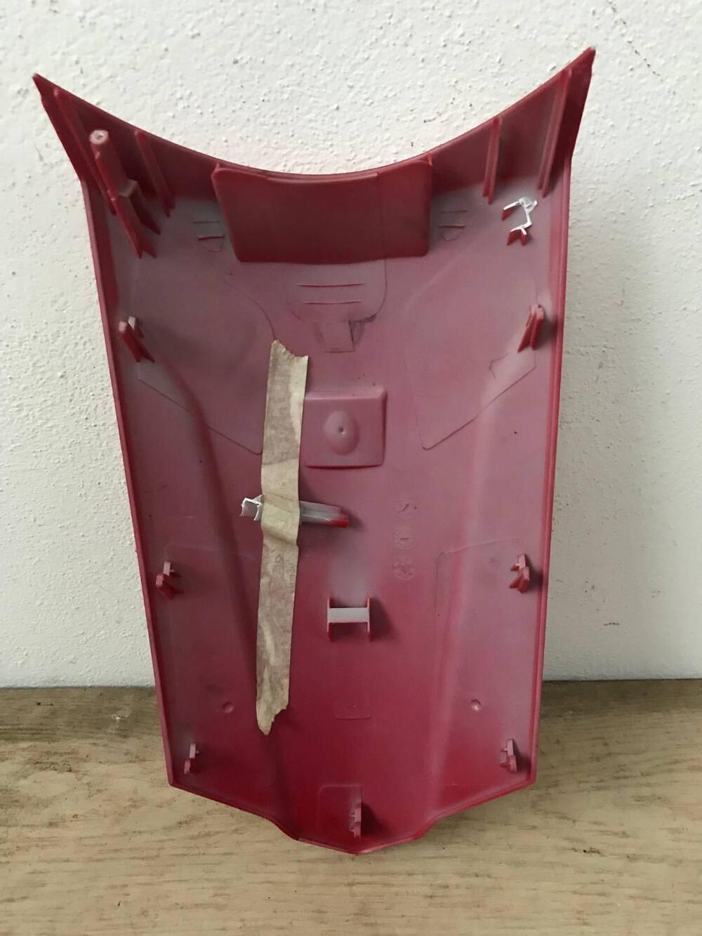 Scudo ant rosso centrale Kymco Like S.L (2)