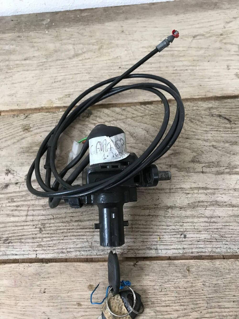 Interruttore chiavi Scarabeo 125 S.L Aprilia (3)