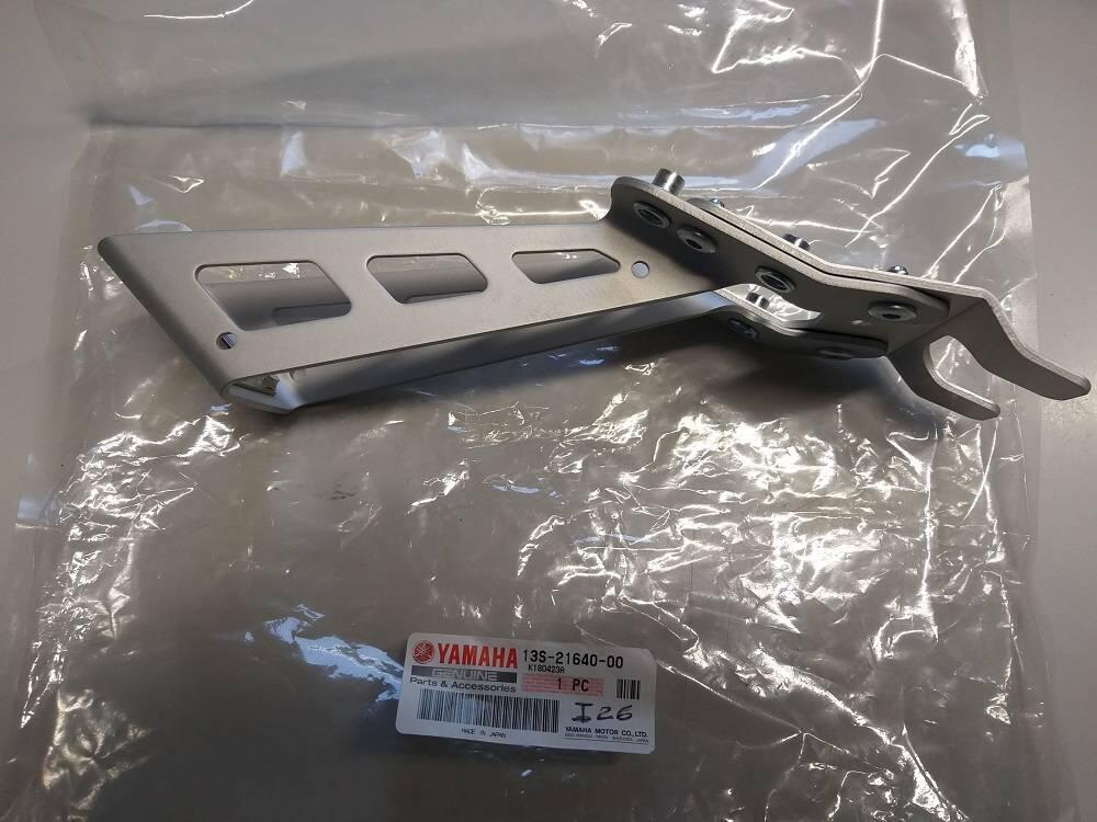 Supporto portatarga Yamaha R6 (2)