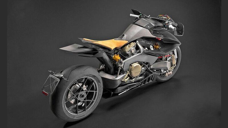 Vyrus Alyen: la visionaria con il cuore Ducati