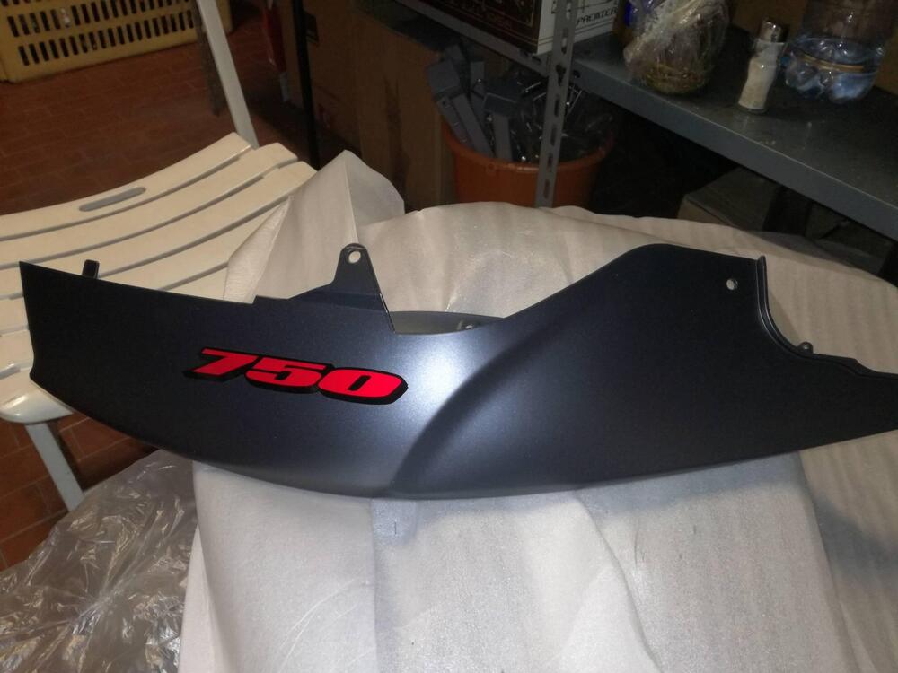 pannello codone dx suzuki gsx-r 750 k6/k7 nero (2)