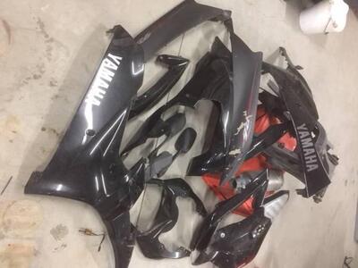 PLASTICHE ORIGINALI YAMAHA R6