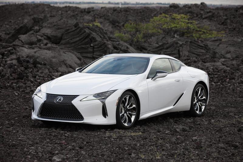 Lexus LC Coup&eacute; 2021: restyling e aggiornamenti tecnici