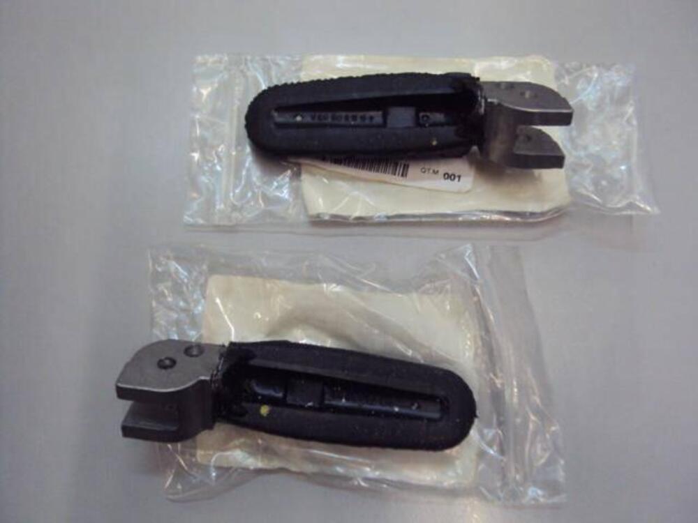 PEDANA POGGIAPIEDE CAGIVA MV Agusta (2)