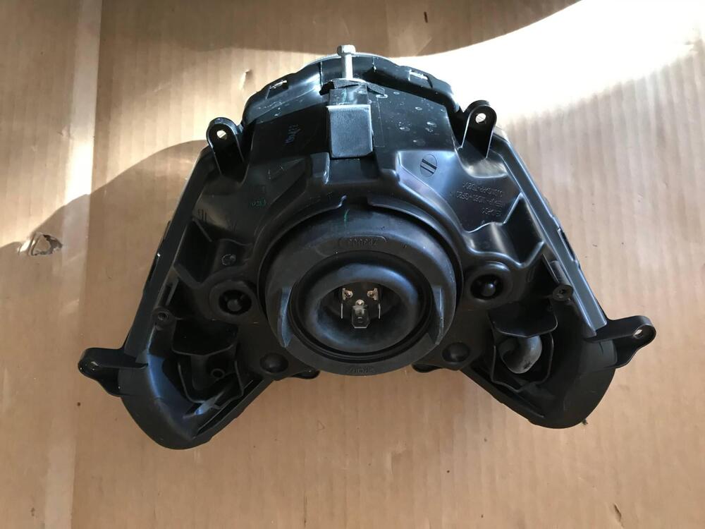 Fanale Kymco People GTi SL (4)