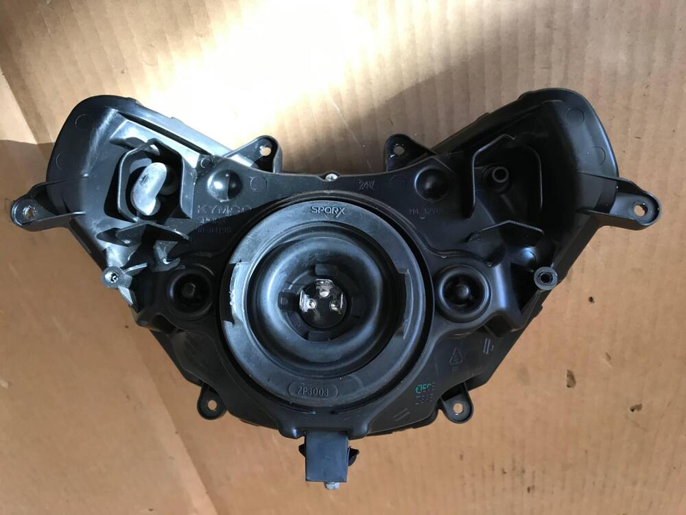 Fanale Kymco People GTi SL (3)