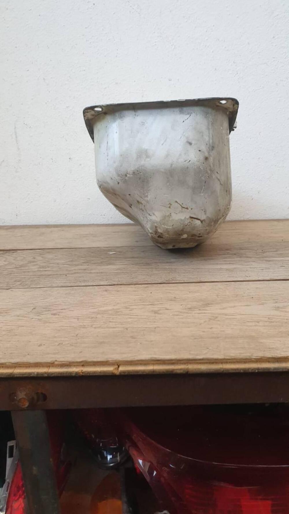 Serbatoio Vespa bianco S.L Piaggio (4)