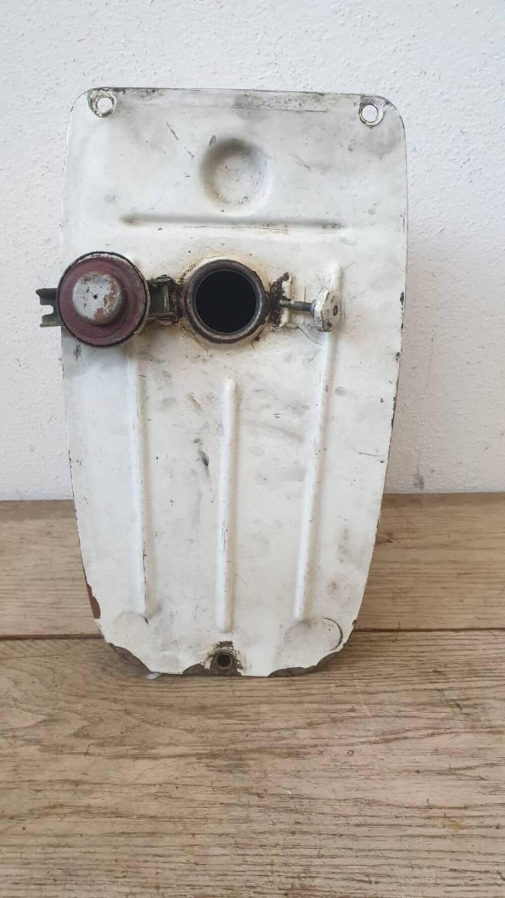 Serbatoio Vespa bianco S.L Piaggio (5)