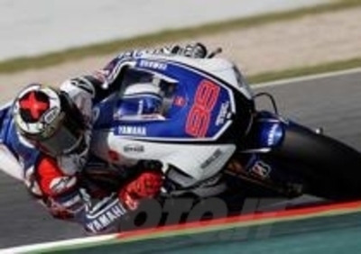 Lorenzo batte Stoner nelle libere a Barcellona