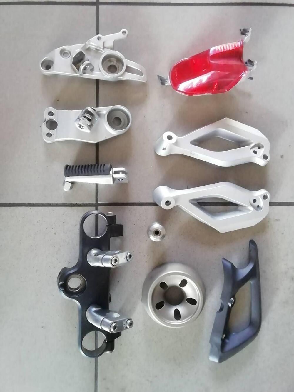 Pezzi vari yamaha Mt 03