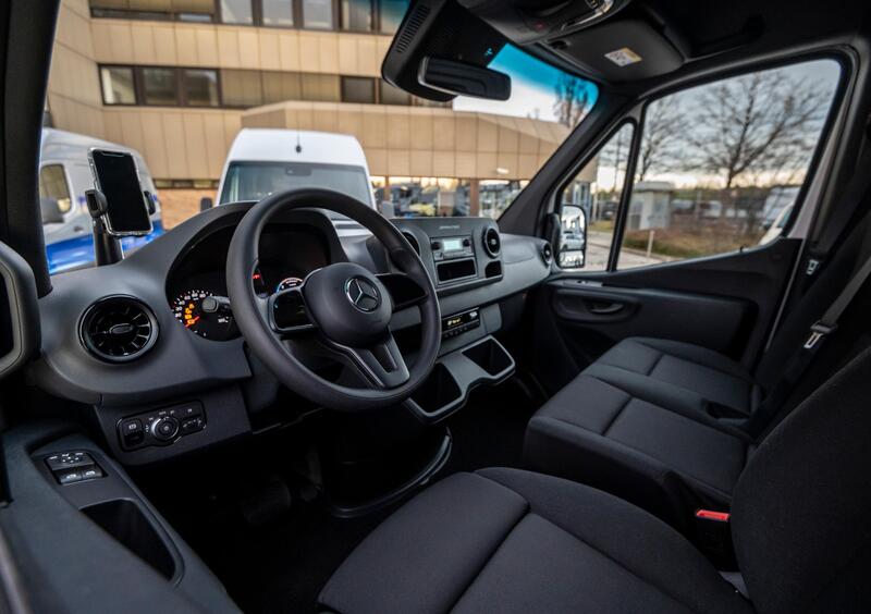 Mercedes-Benz Sprinter (2018-->>) (24)