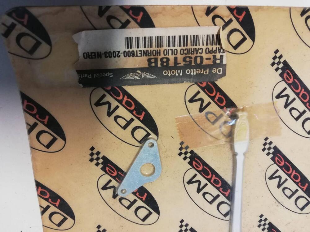 Tappo carico olio Honda Hornet 600- De pretto (2)