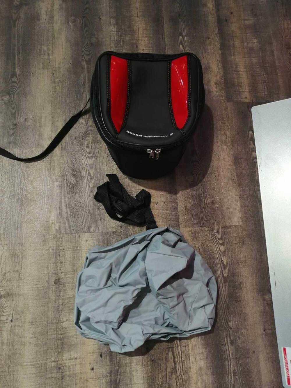 BORSA PORTAPACCHI HYPERMOTARD Ducati (3)