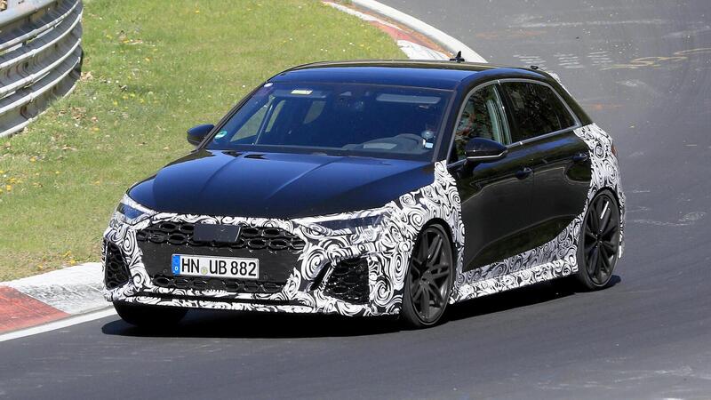 Nuova Audi RS3 Sportback: eccola quasi senza veli [Foto spia]