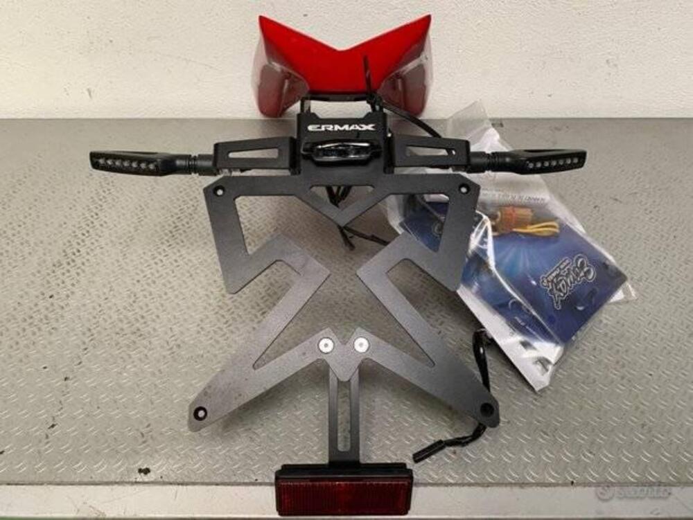 Portatarga sottocoda rosso ERMAX per CBR500R 2019 (3)