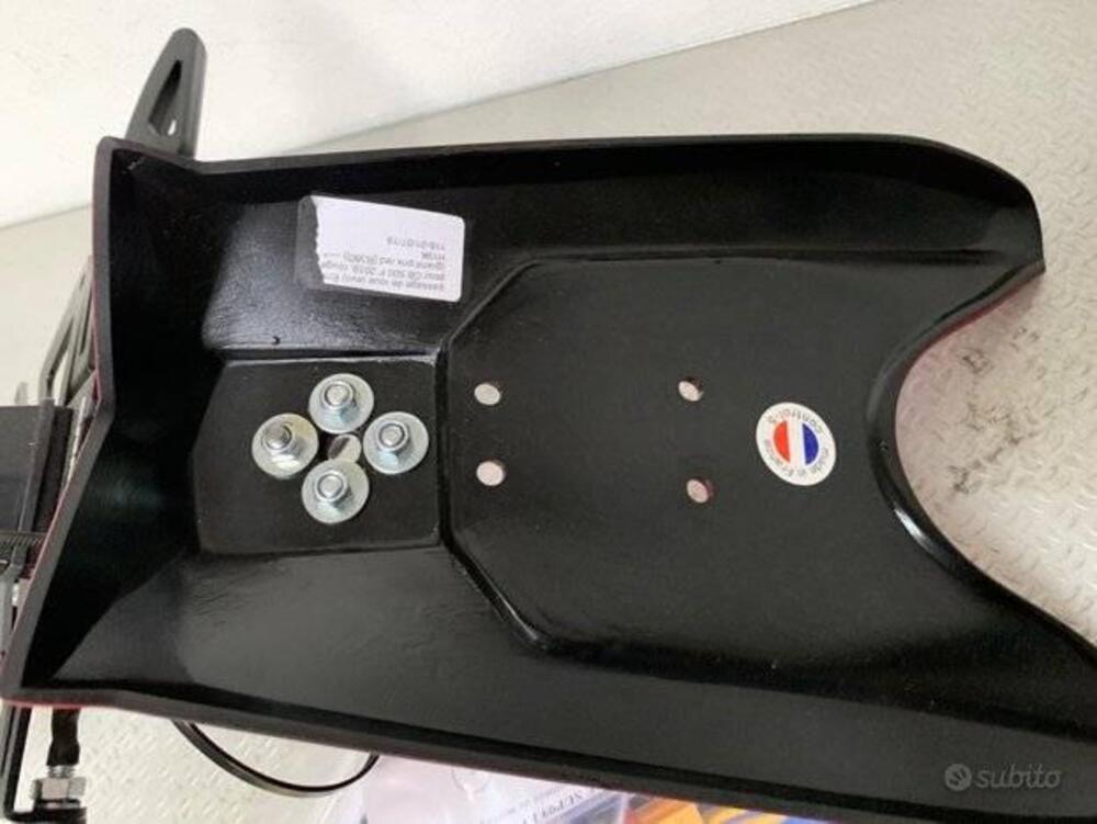 Portatarga sottocoda rosso ERMAX per CBR500R 2019 (4)