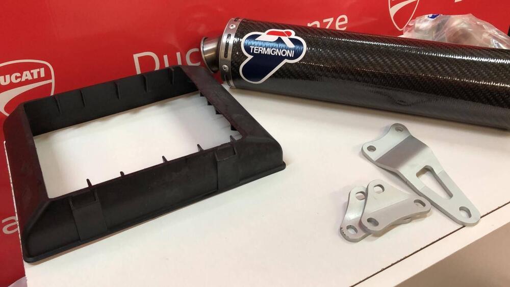 Monster S4R kit racing silenziatori laterali alti Ducati (4)