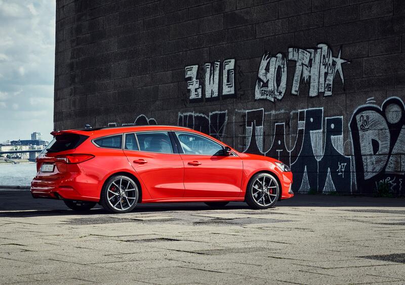 Ford Focus Station Wagon (2018-25) (28)