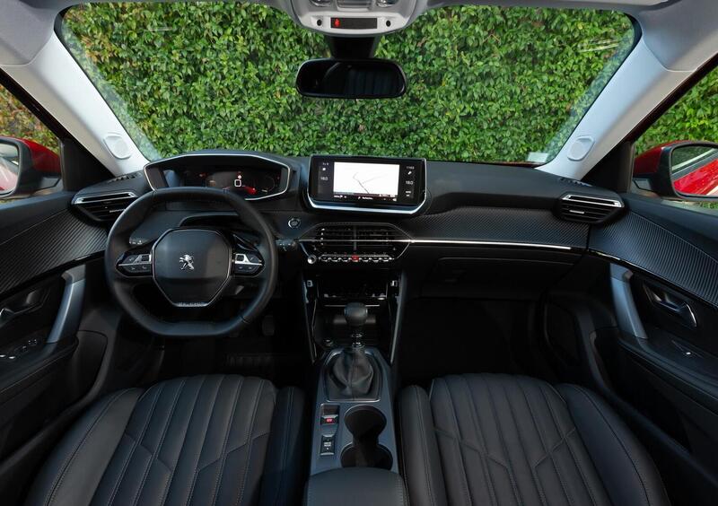 Peugeot 2008 (2019-->>) (28)