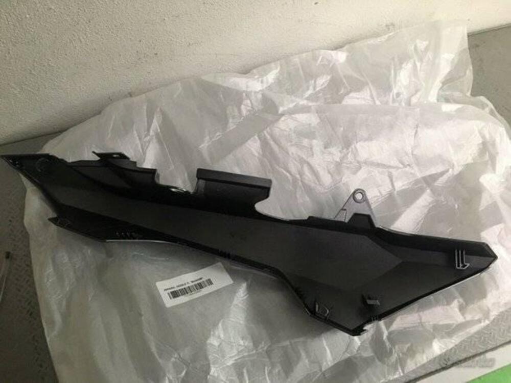 Carena riparo sedile sinistro grigio Honda NC750X (4)