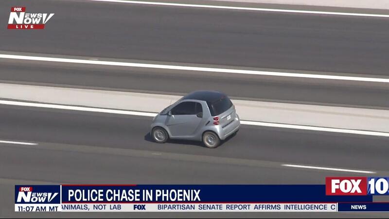 Inseguimento in America: semina la polizia con una Smart, circa