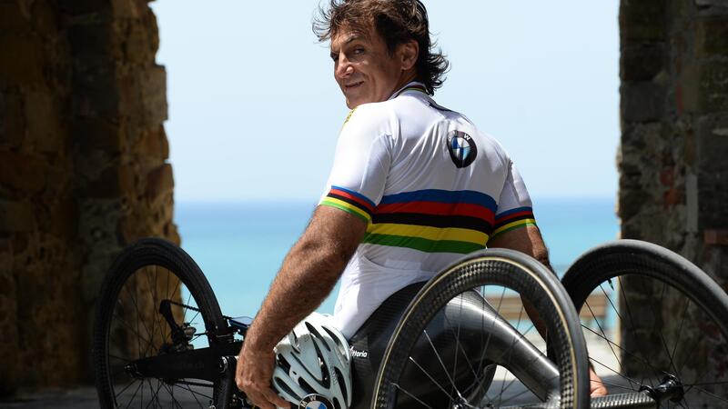 BMW, Alex Zanardi protagonista della campagna #InsiemePerRipartire