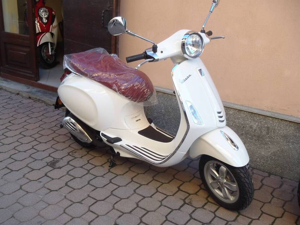 Vespa Primavera 50 2T (2014 - 17) (2)