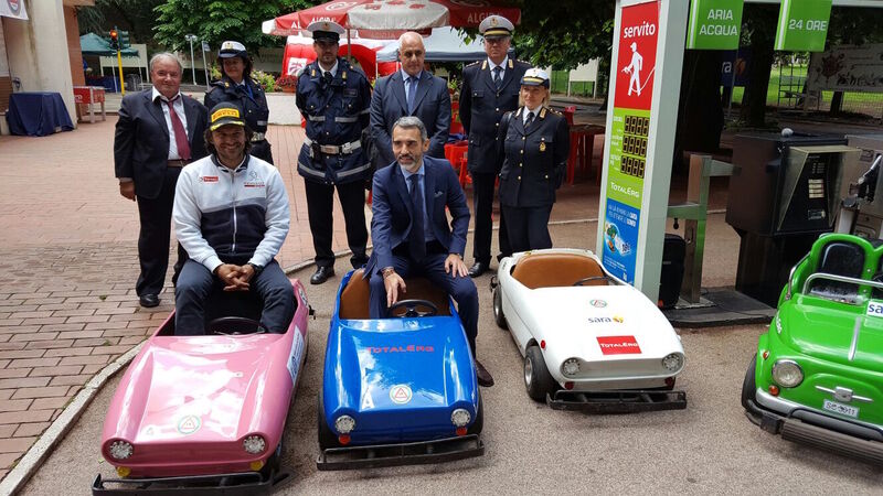 Amarcord: Paolo Andreucci e Sebastiano Gallitelli di TotalErg a bordo delle auto del Parco Scuola del Traffico dell&rsquo;Eur.