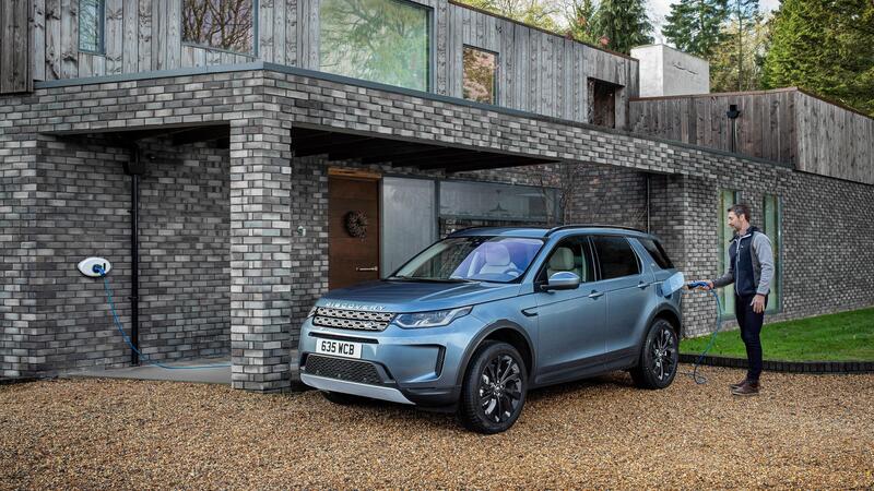 Land Rover, arriva l&#039;ibrido plug-in per Evoque e Discovery Sport