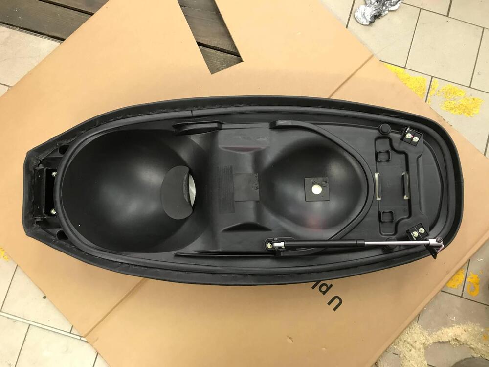 Sella Kymco DT 300 S.L (4)