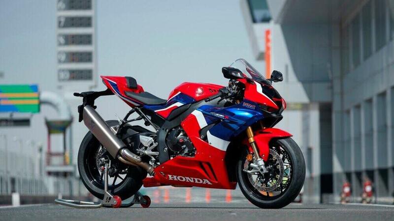 Honda ritarda la produzione delle CBR1000RR-R Fireblade, e si scusa