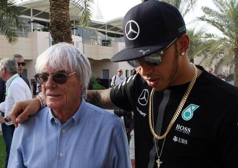 Ecclestone: &quot;Hamilton va oltre la Formula 1 e lo status di semplice pilota preconfezionato&quot;