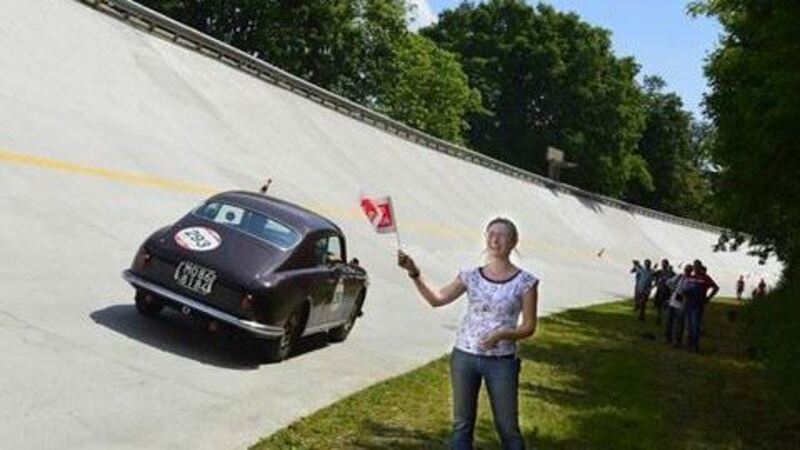 In pista sulla sopraelevata di Monza: con la Mille Miglia 2016