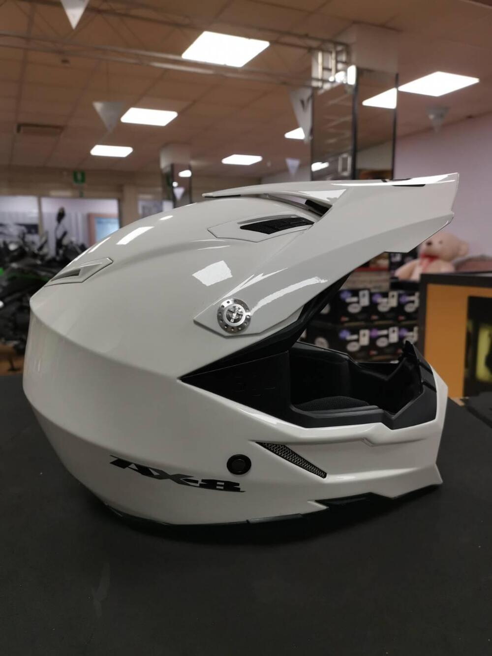 Casco Agv ax-8 solid white (3)