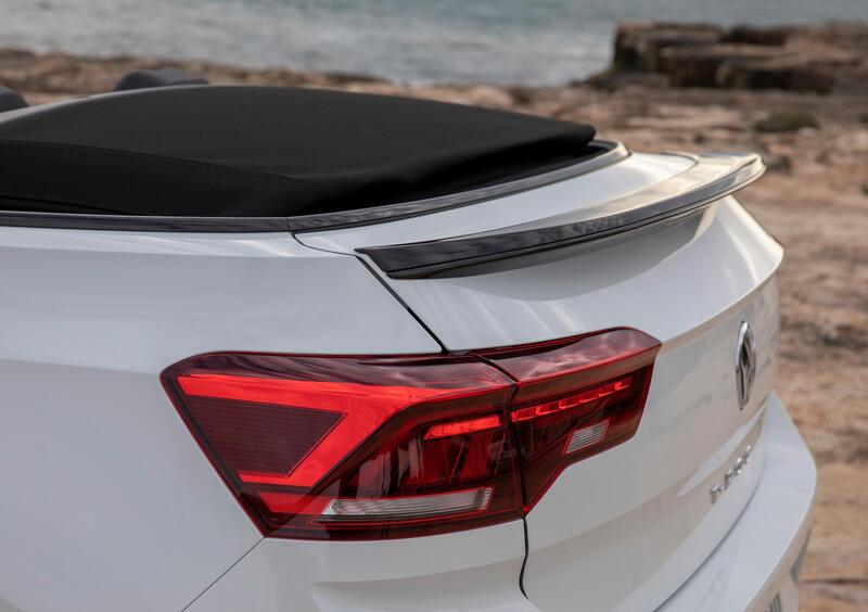Volkswagen T-Roc Cabrio (2020-->>) (46)